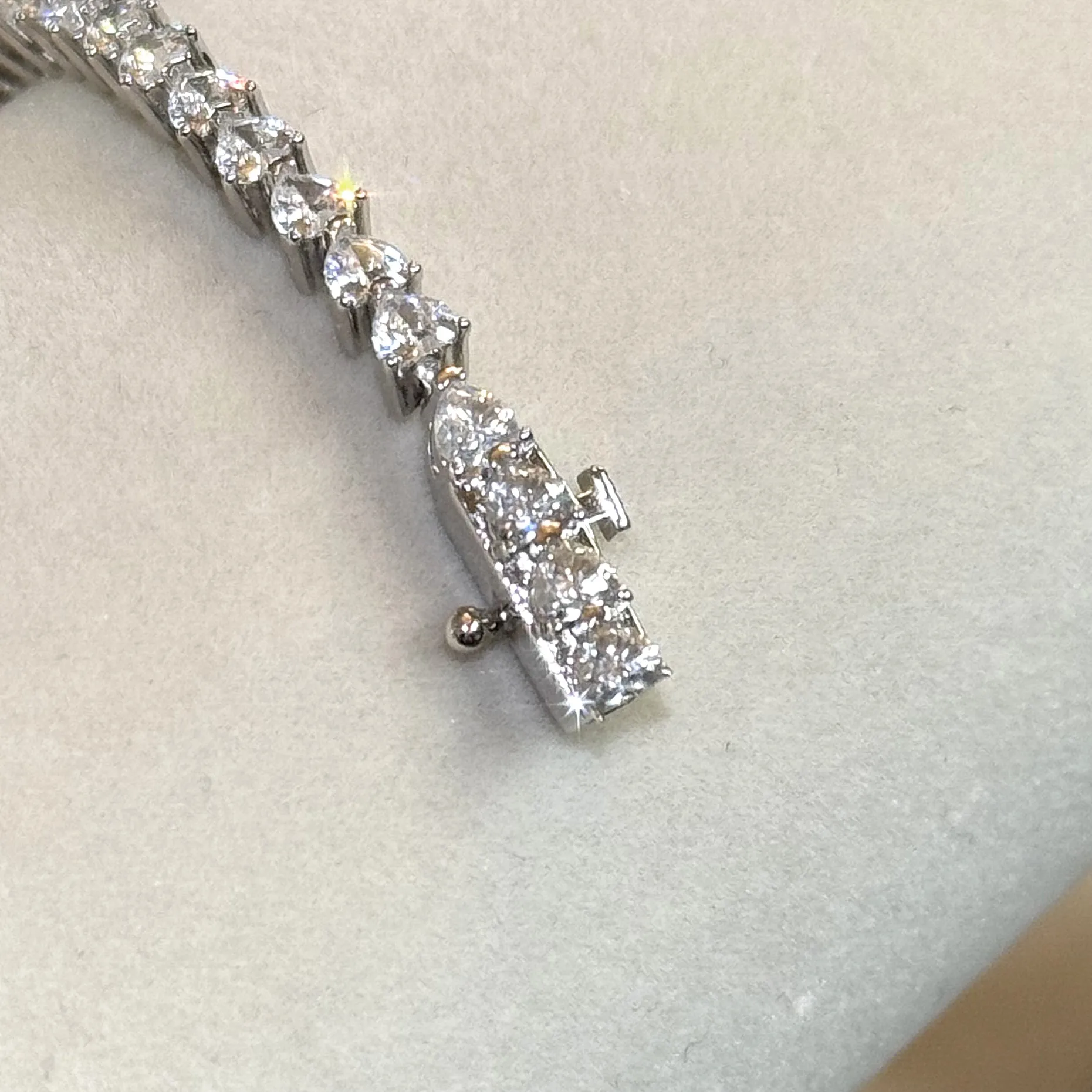 Certified VVS1 Moissanite Heart Cut Tennis Bracelet
