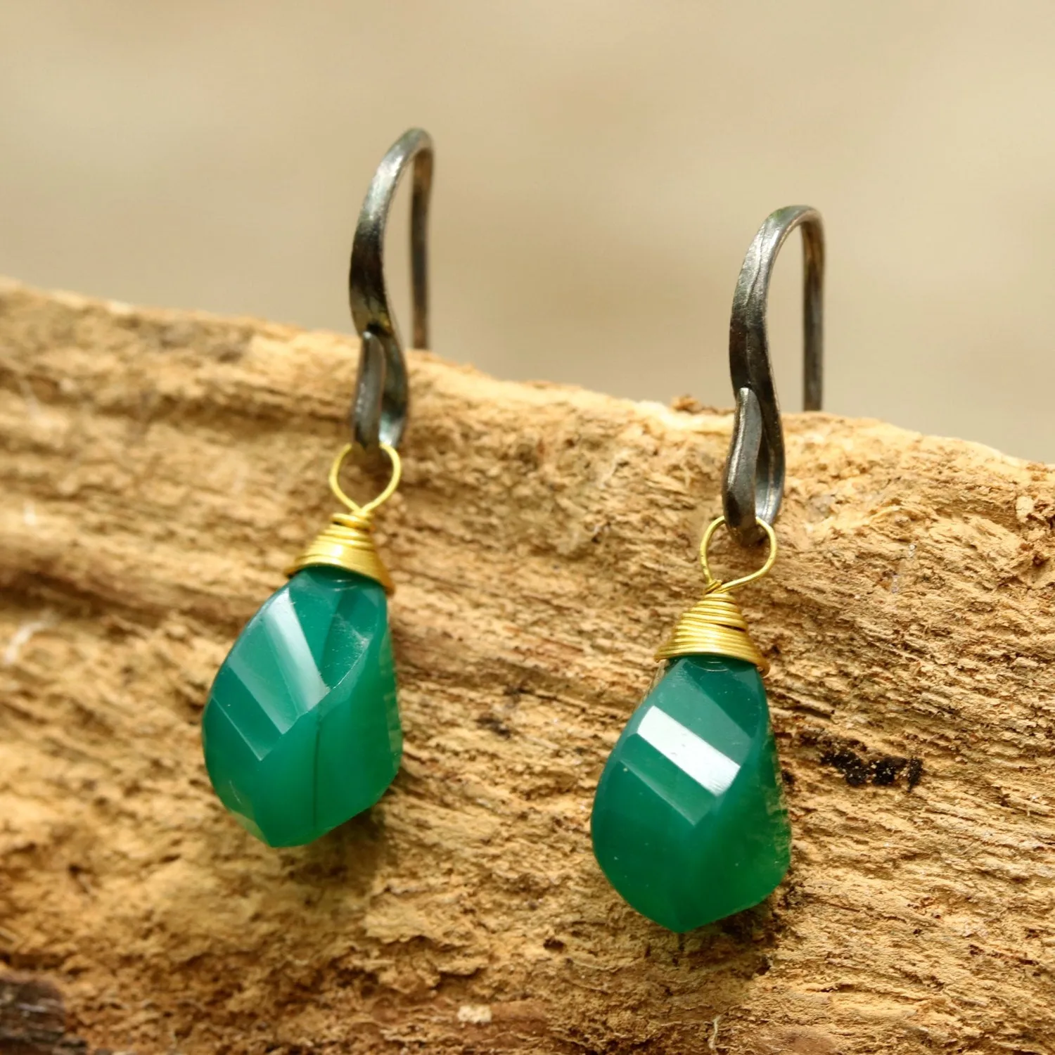 Green onyx drops twist faceted earrings with oxidized sterling silver hooks
