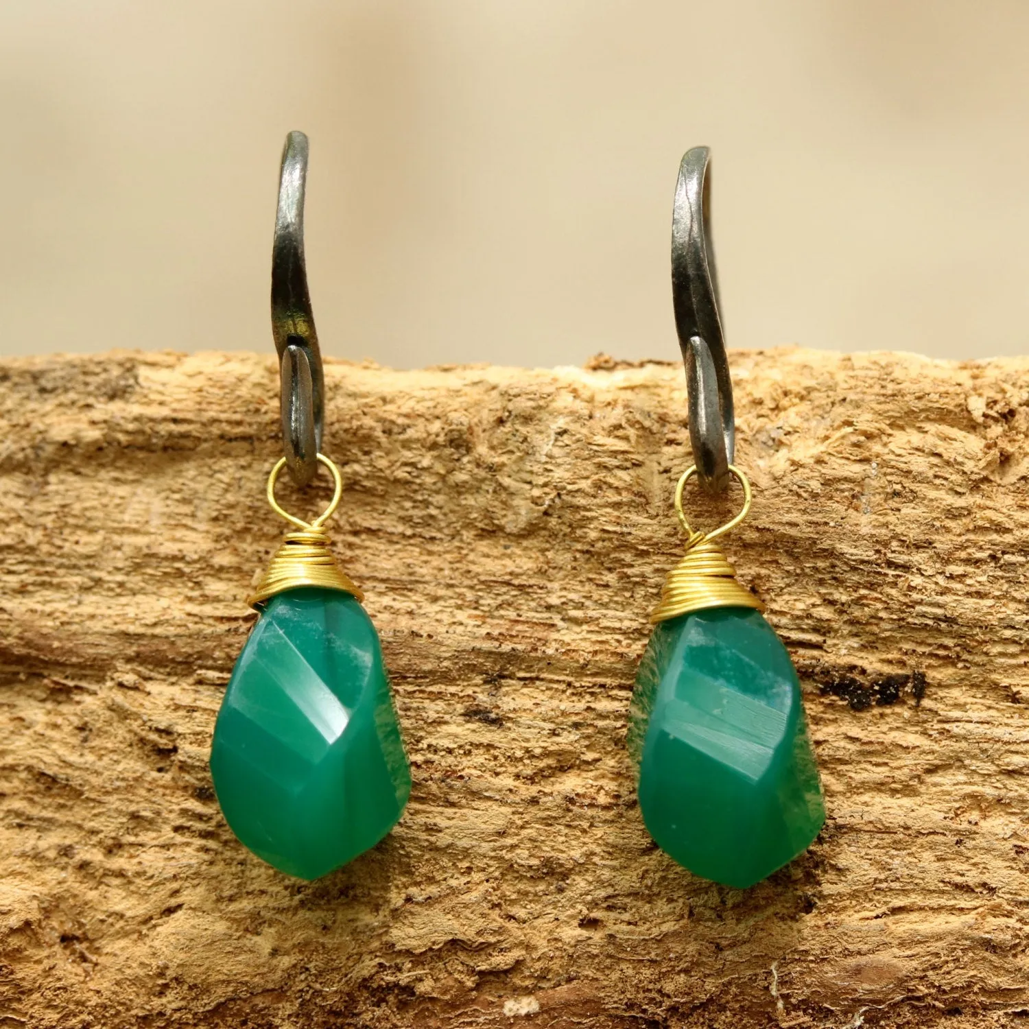 Green onyx drops twist faceted earrings with oxidized sterling silver hooks