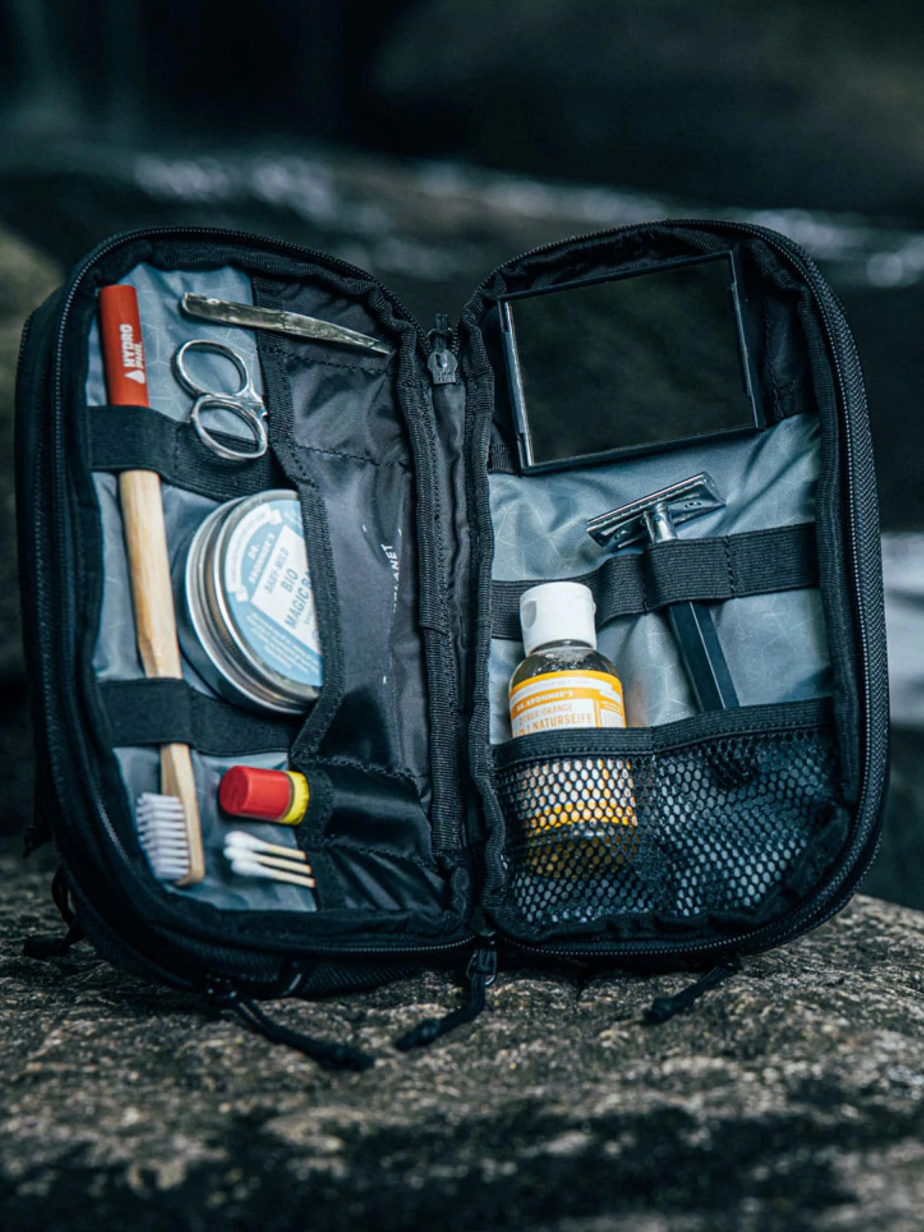 Heimplanet Carry Essentials Dopp Kit