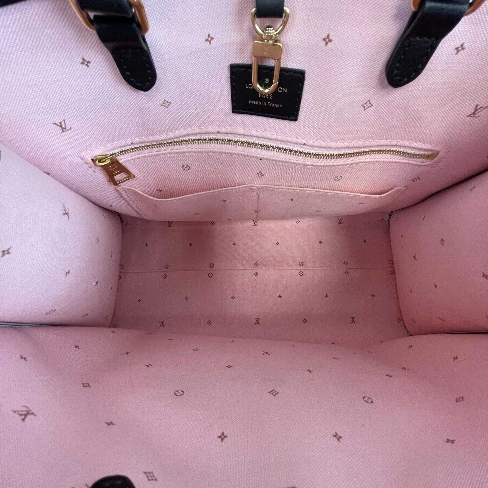 Louis Vuitton - LV - Monogram Fall for You LV Neo Onthego MM Tote w/ Strap