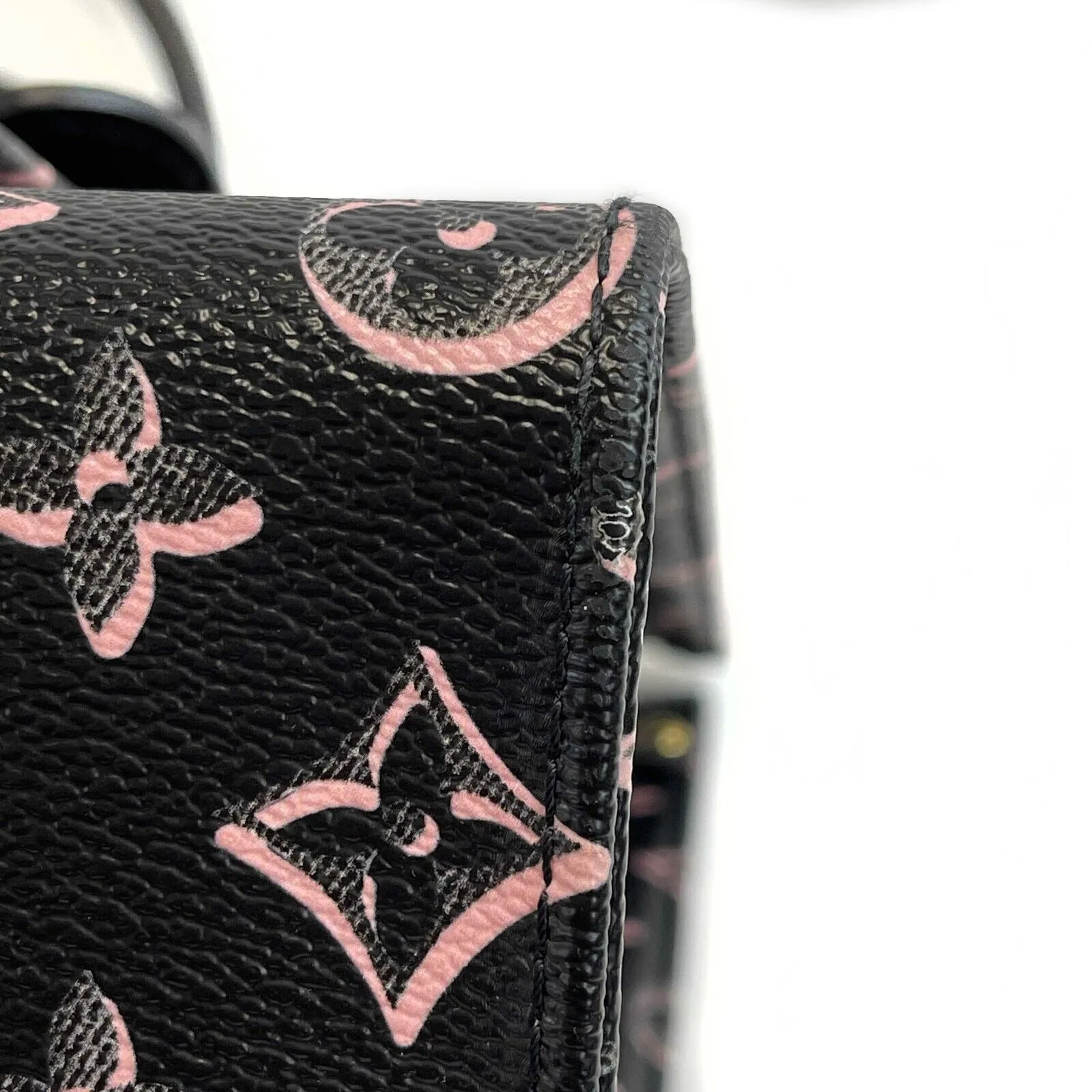 Louis Vuitton - LV - Monogram Fall for You LV Neo Onthego MM Tote w/ Strap