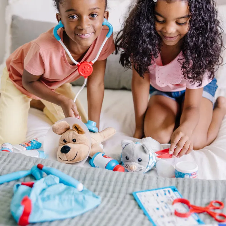 Melissa & Doug Examine & Treat Pet Vet Play Set