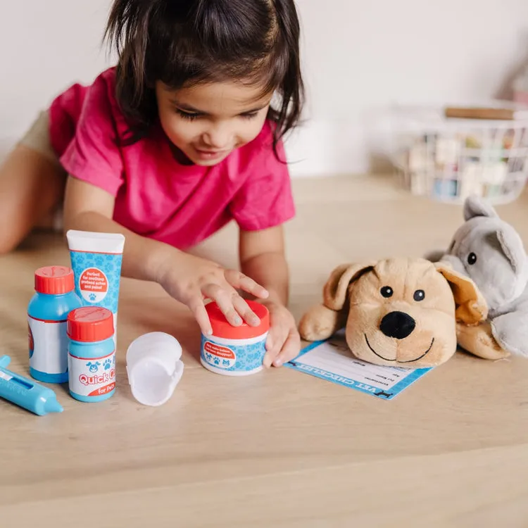 Melissa & Doug Examine & Treat Pet Vet Play Set