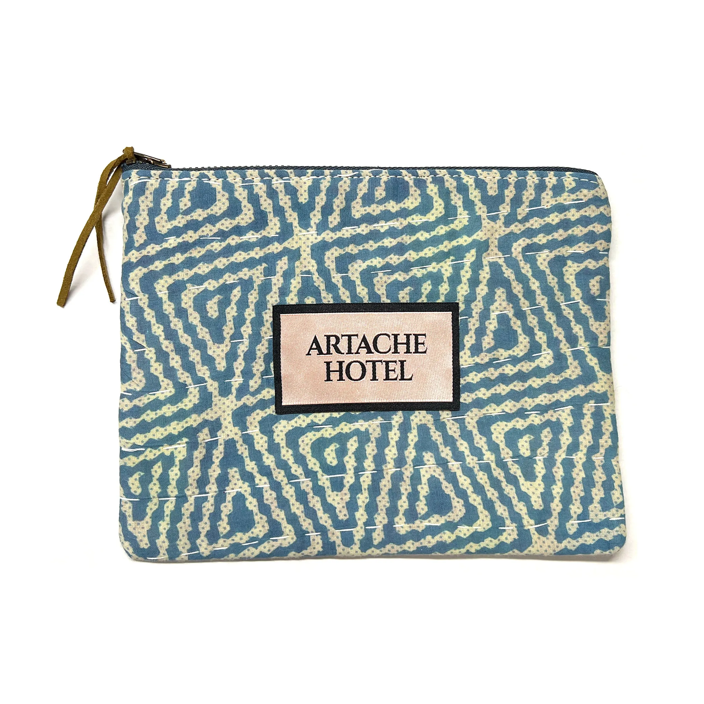 POUCH 0004
