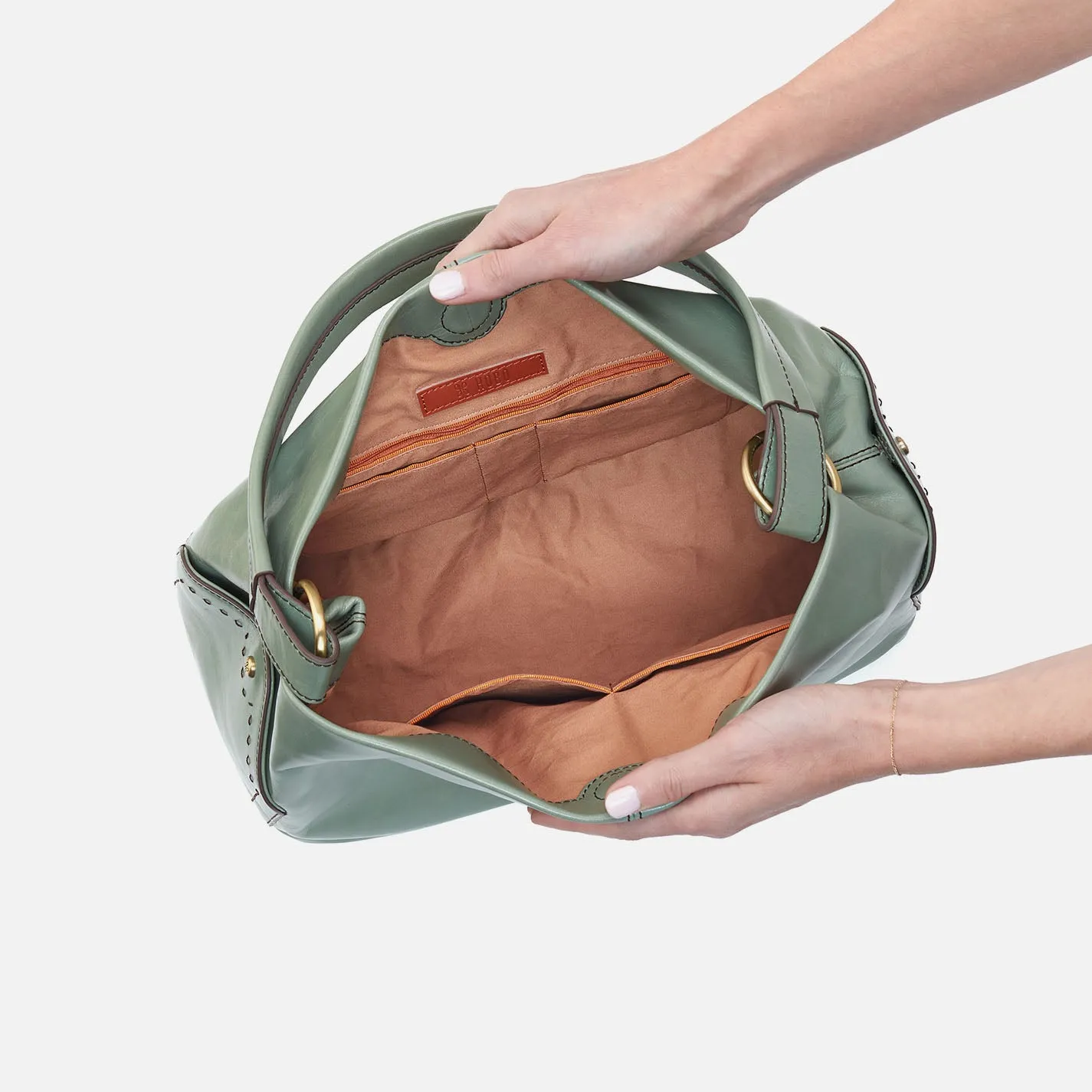 Seneca Shoulder Bag In Polished Leather - Jade