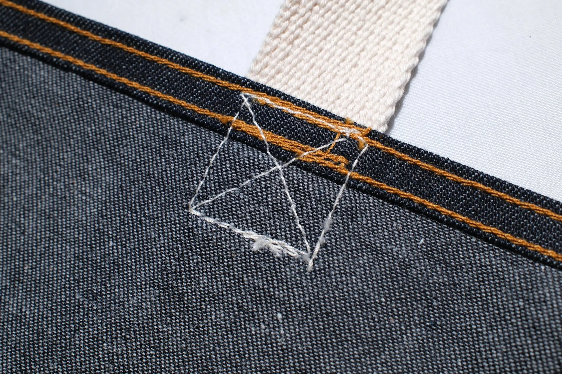 Studio D'Artisan "Piggy" Indigo Denim Totebag (Ivory)