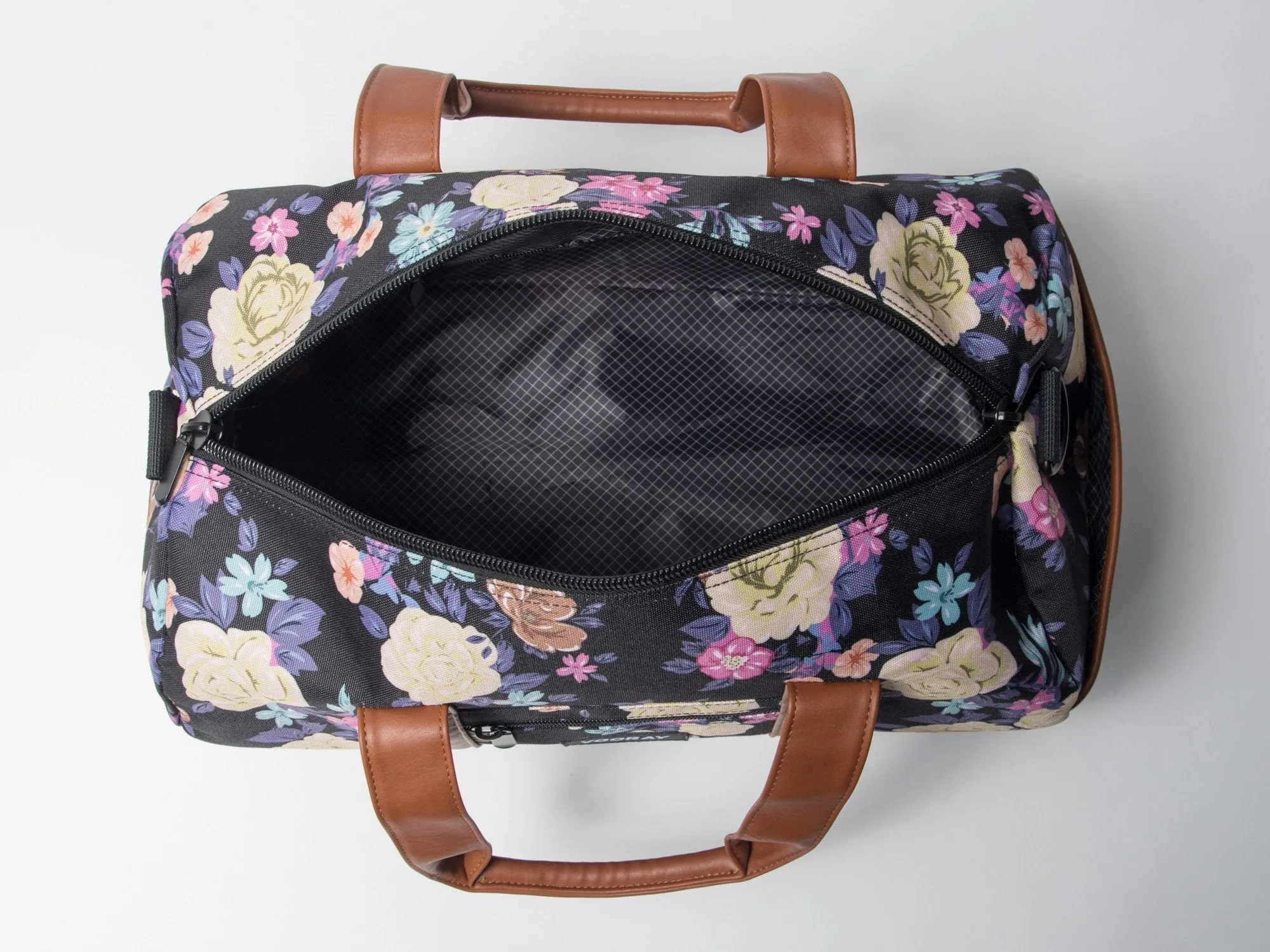 Vooray Roadie Gym Duffel - Macana Black